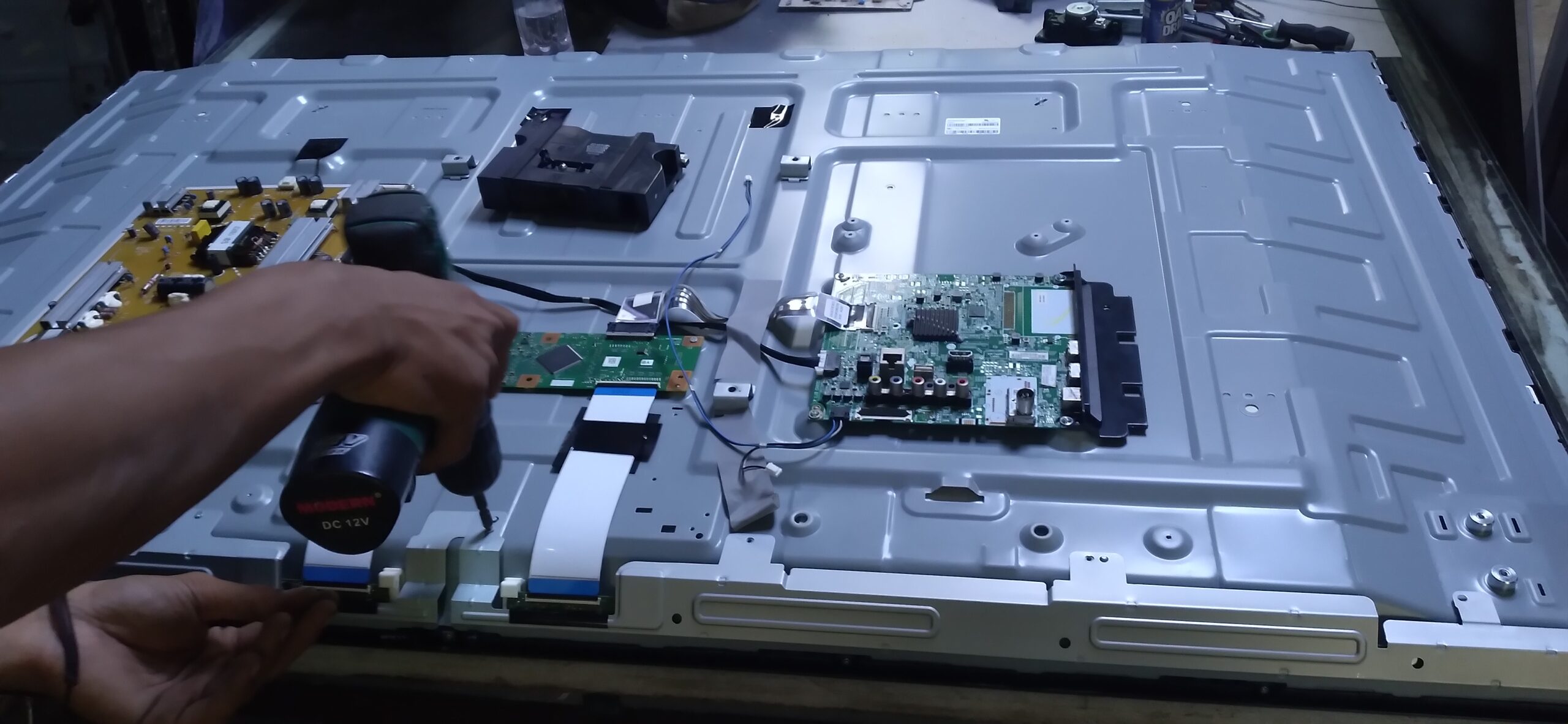 Perbaikan layar televisi